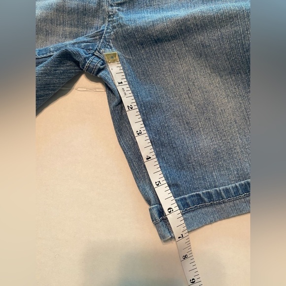 Route 66 Girls Size 10 Embellished Medium Wash Denim Bermuda Shorts - Picture 2 of 6